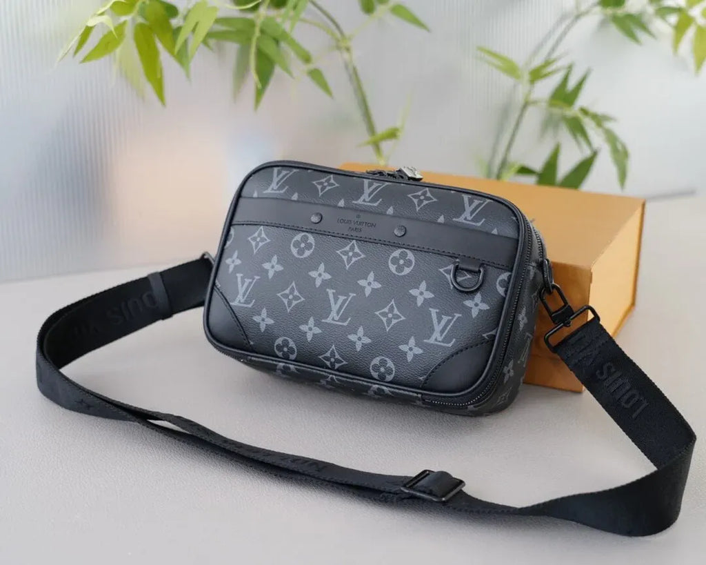 Classic Shoulder Strap Crossbody Bag
