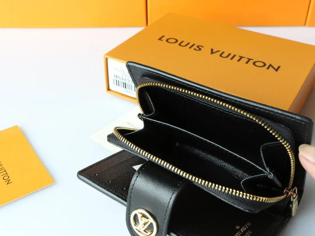 Buckled Color-Blocked Short Wallet