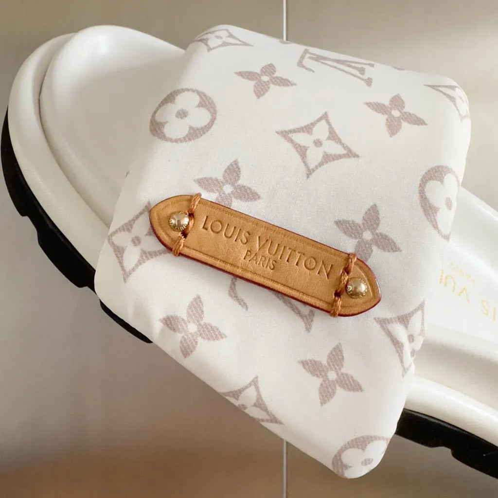 Women's White All-Over Print Slippers
