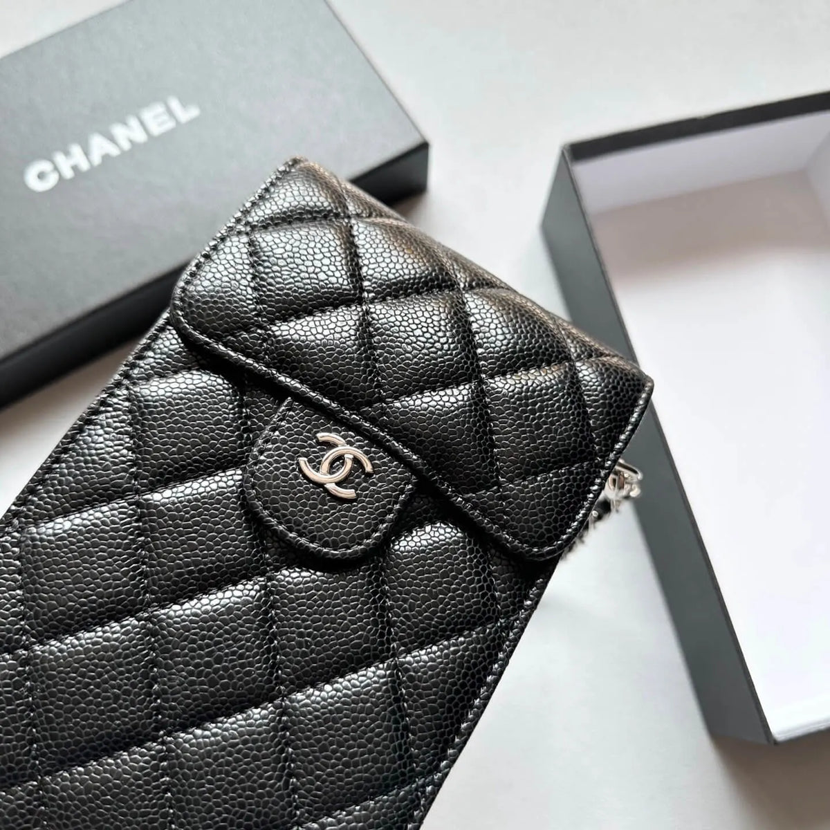 Quilted Pattern Chain Phone Bag Wallet
