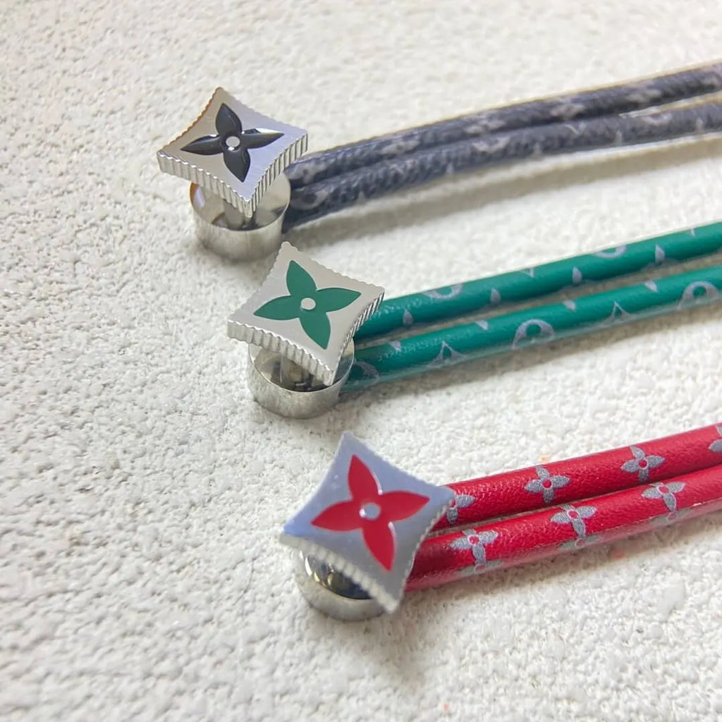 Fashionable Pointed-Flower Leather Bracelet