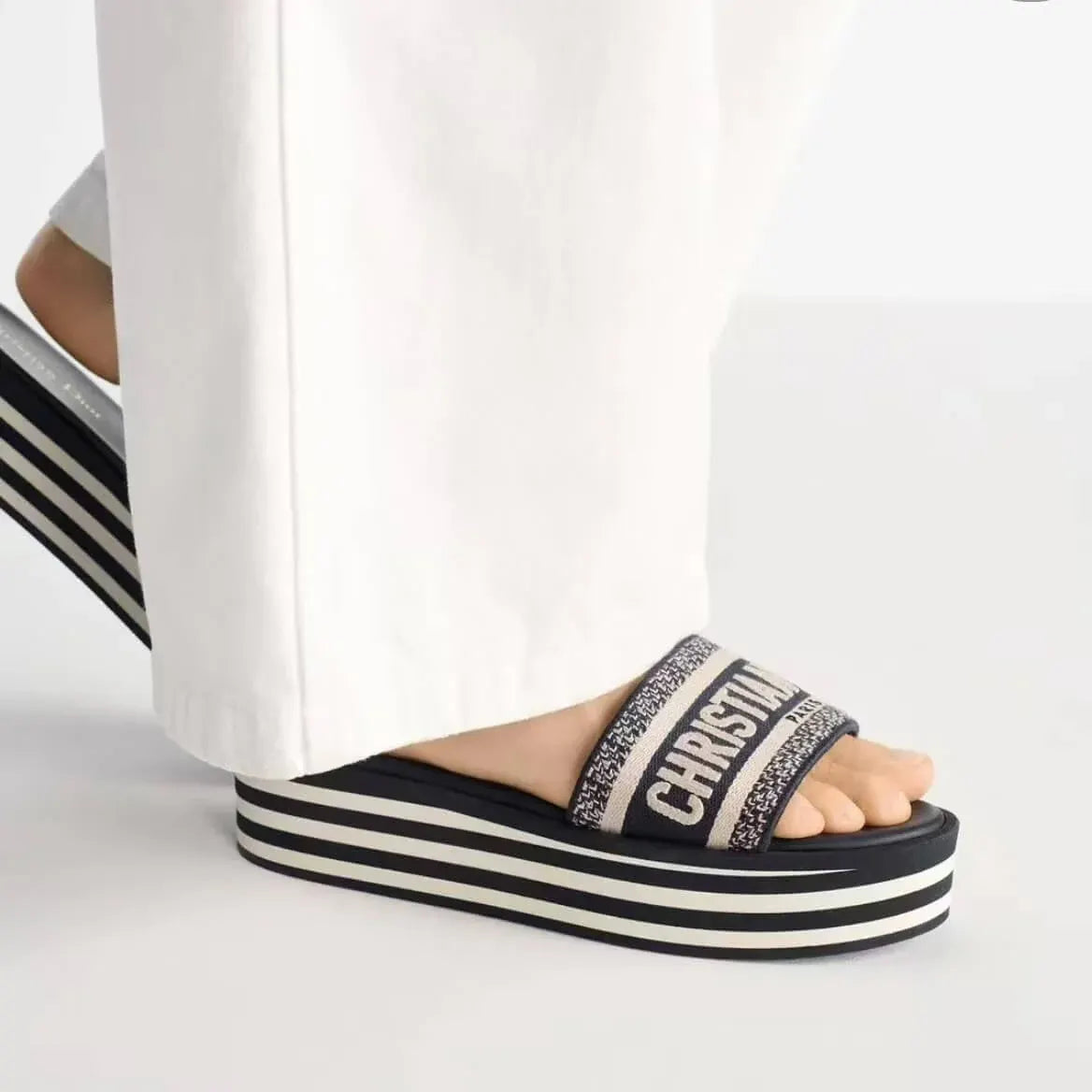 Classic Platform Slide Sandals