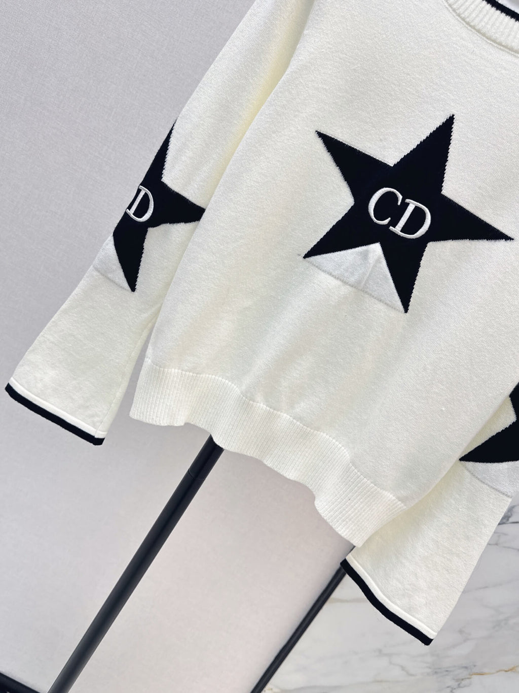 Star Pattern Long Sleeve Knit Top