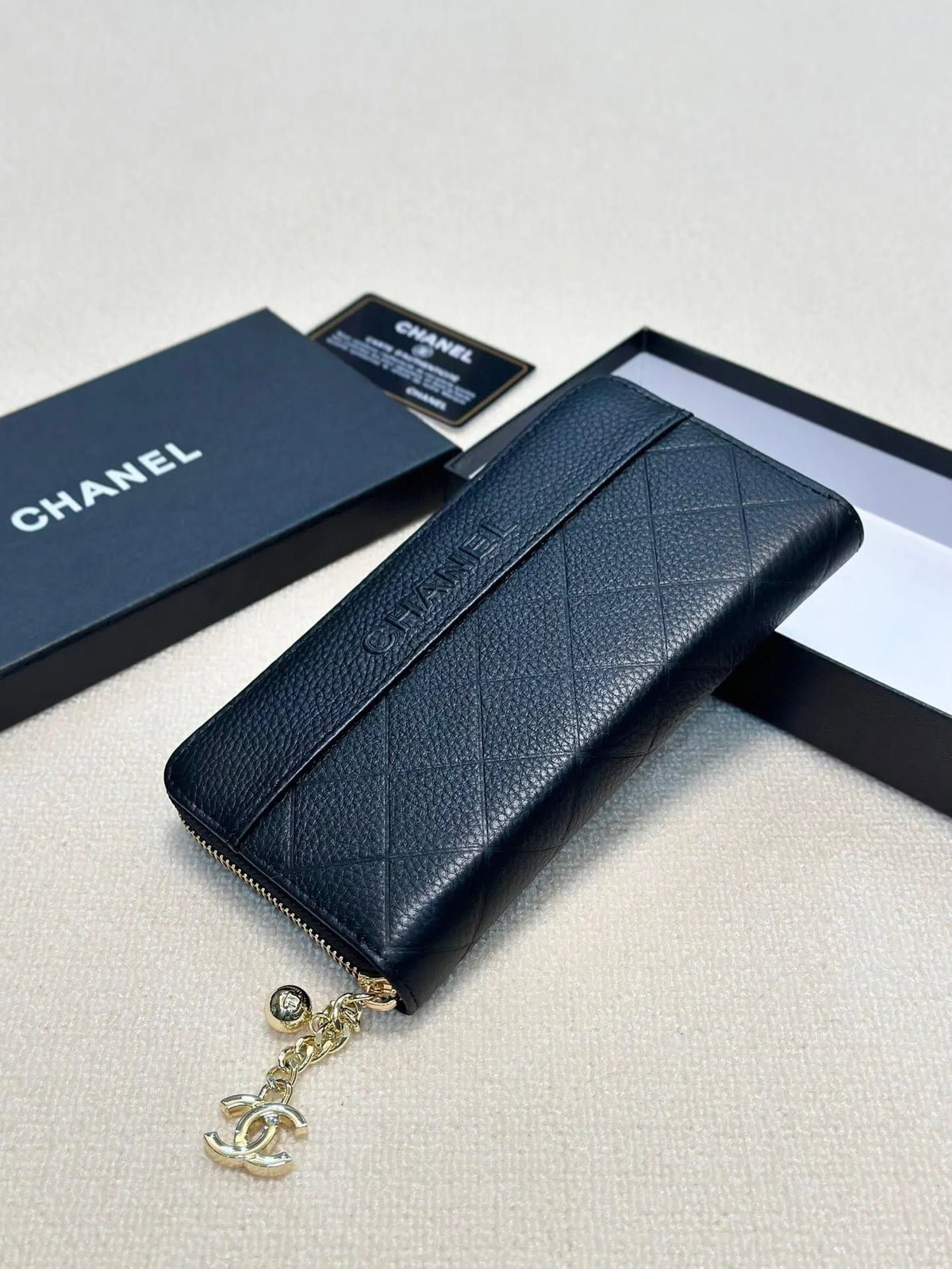 Portable Pendant Storage Wallet