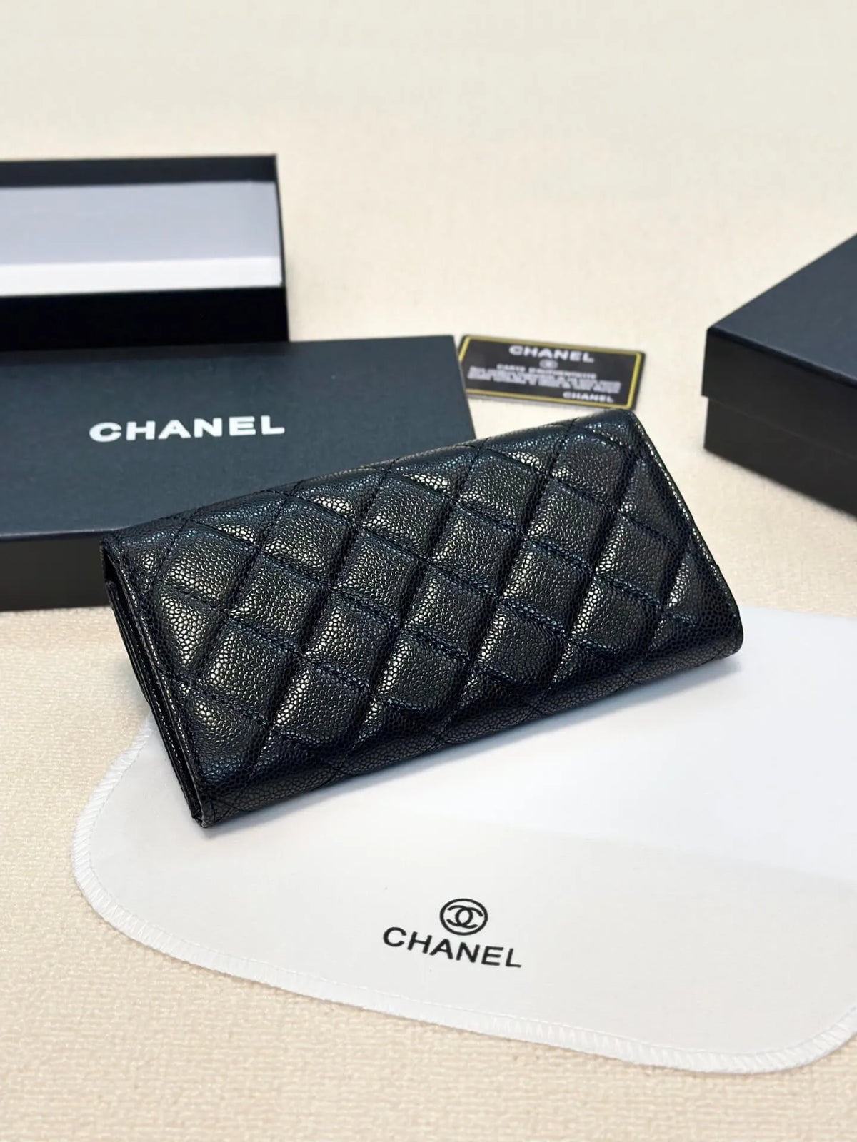 Textured Quilted Long Leather Wallet