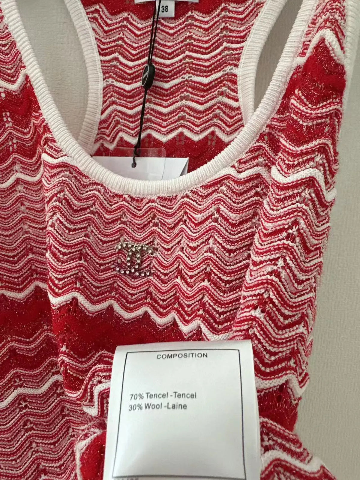 Wave Pattern Gradient Vest