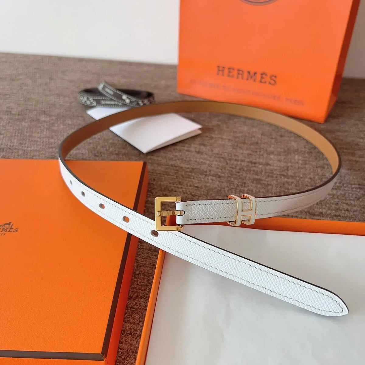 Classic Minimalist Collection Letter Buckle Ultra-Slim Belt