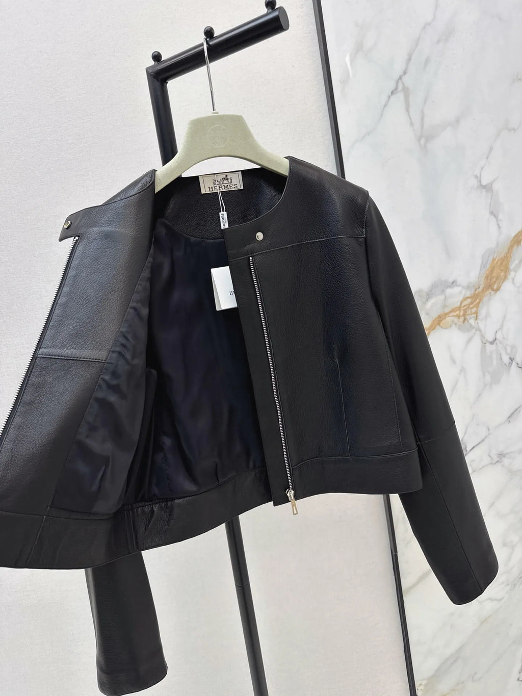 ound Neck Zip Cropped Leather Jacket