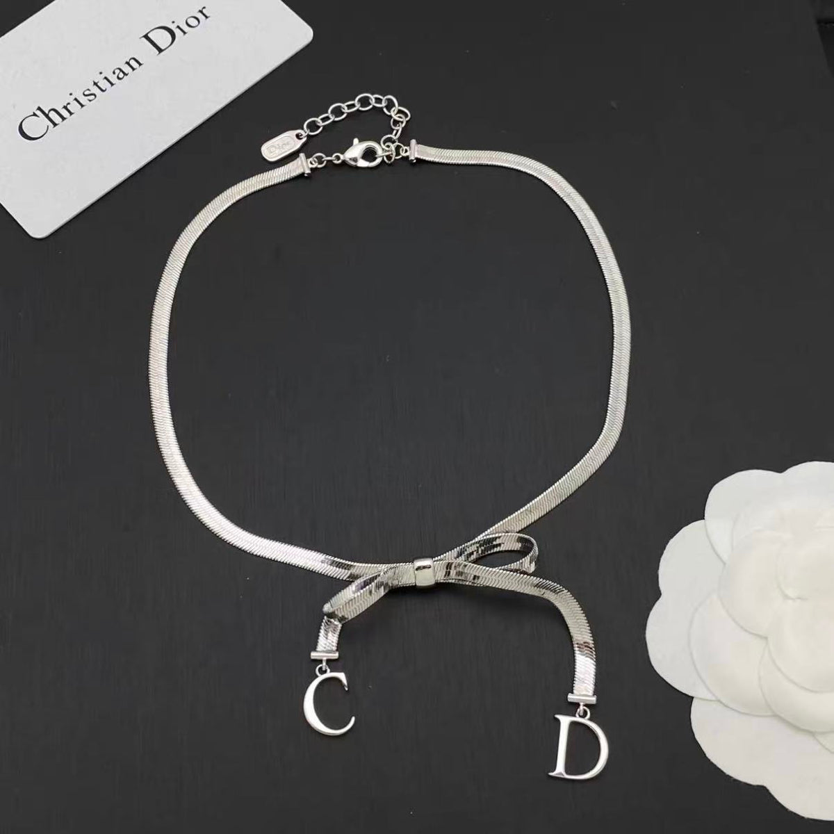 Unique Chain Bow Necklace