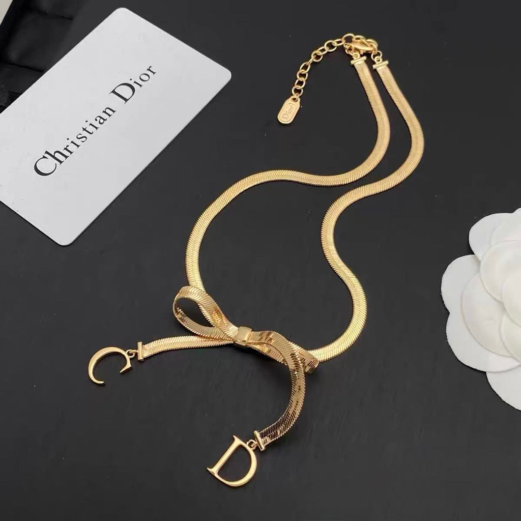 Unique Chain Bow Necklace