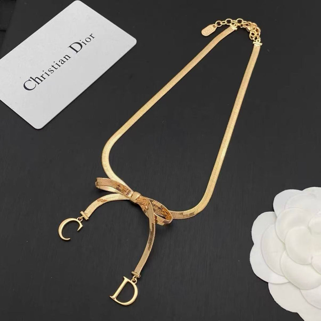 Unique Chain Bow Necklace