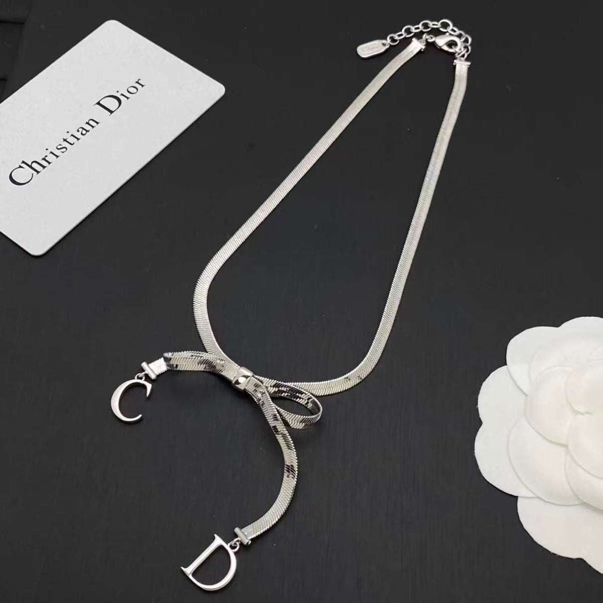 Unique Chain Bow Necklace