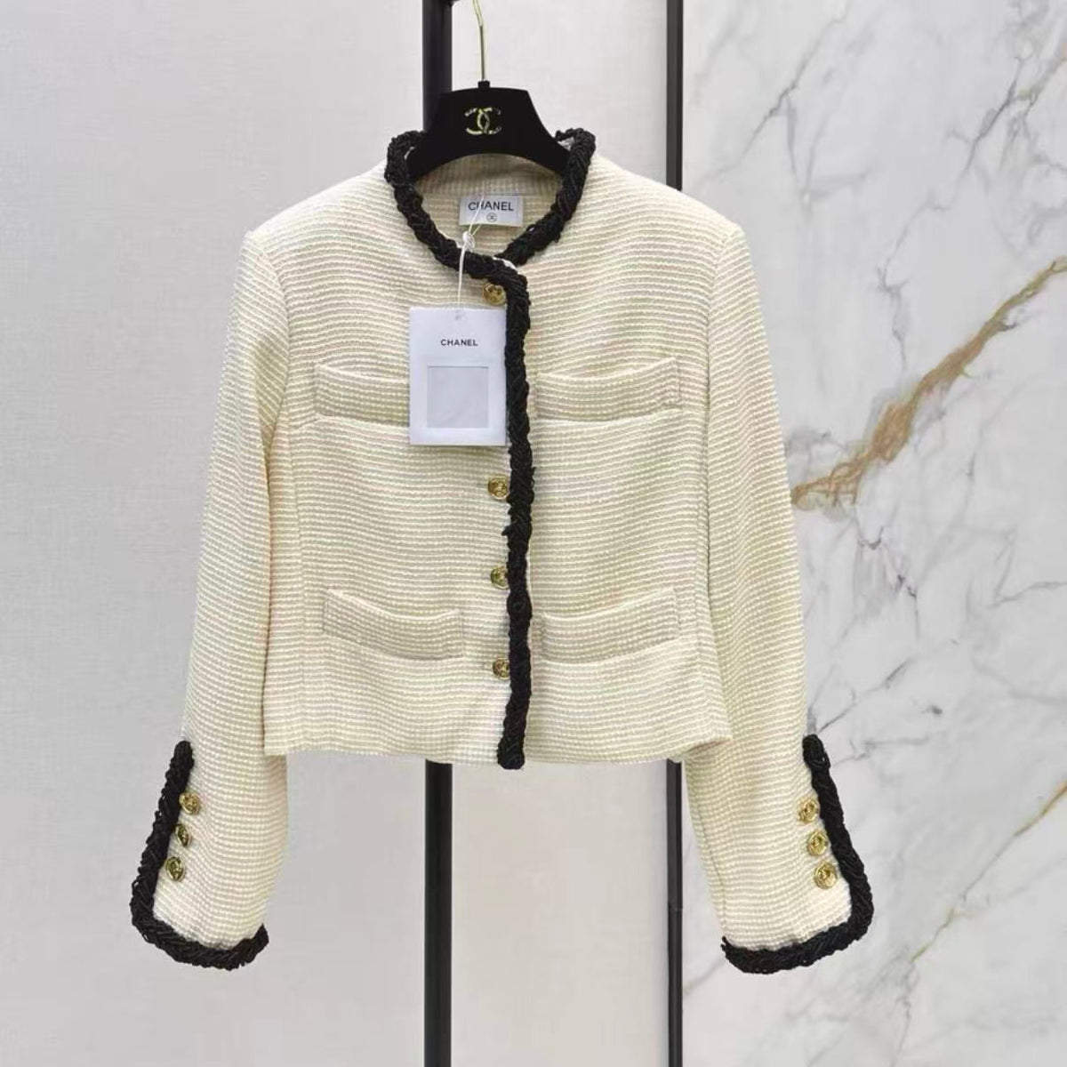 Elegant Contrast-Color Woven Jacket and Skirt Set