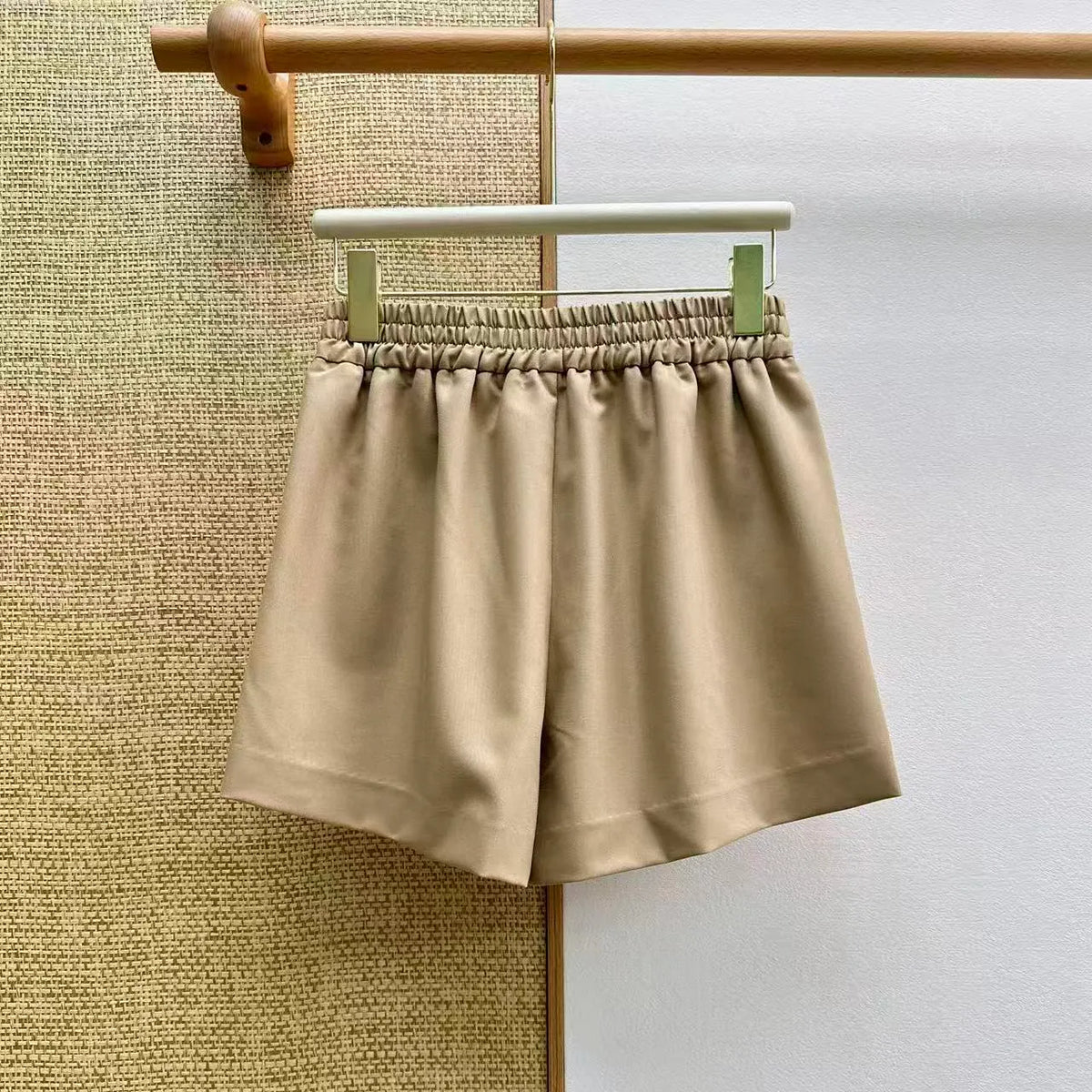 Leather Patch Elastic Waist Shorts