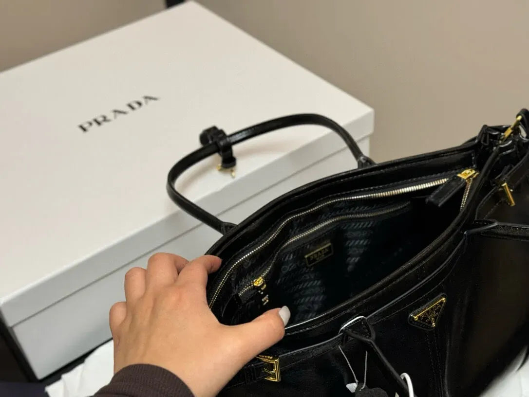 Vintage Glossy Triangle  Handbag