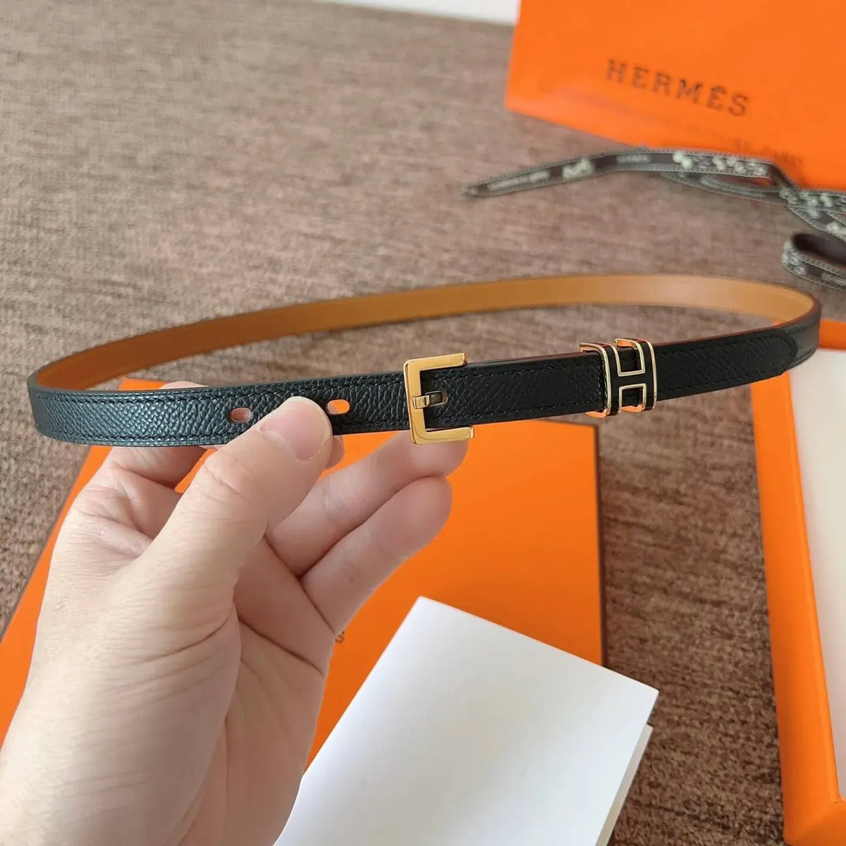 Classic Minimalist Collection Letter Buckle Ultra-Slim Belt