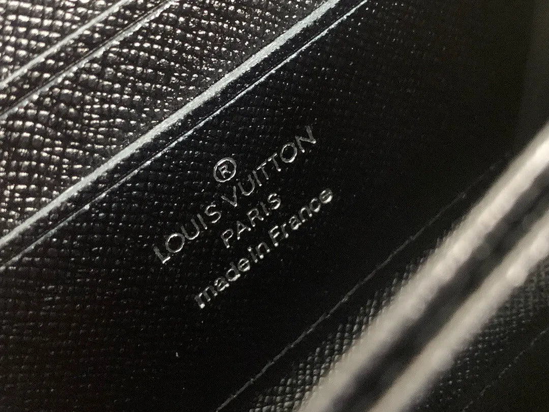 Vertical-Ridge On-the-Go Wallet