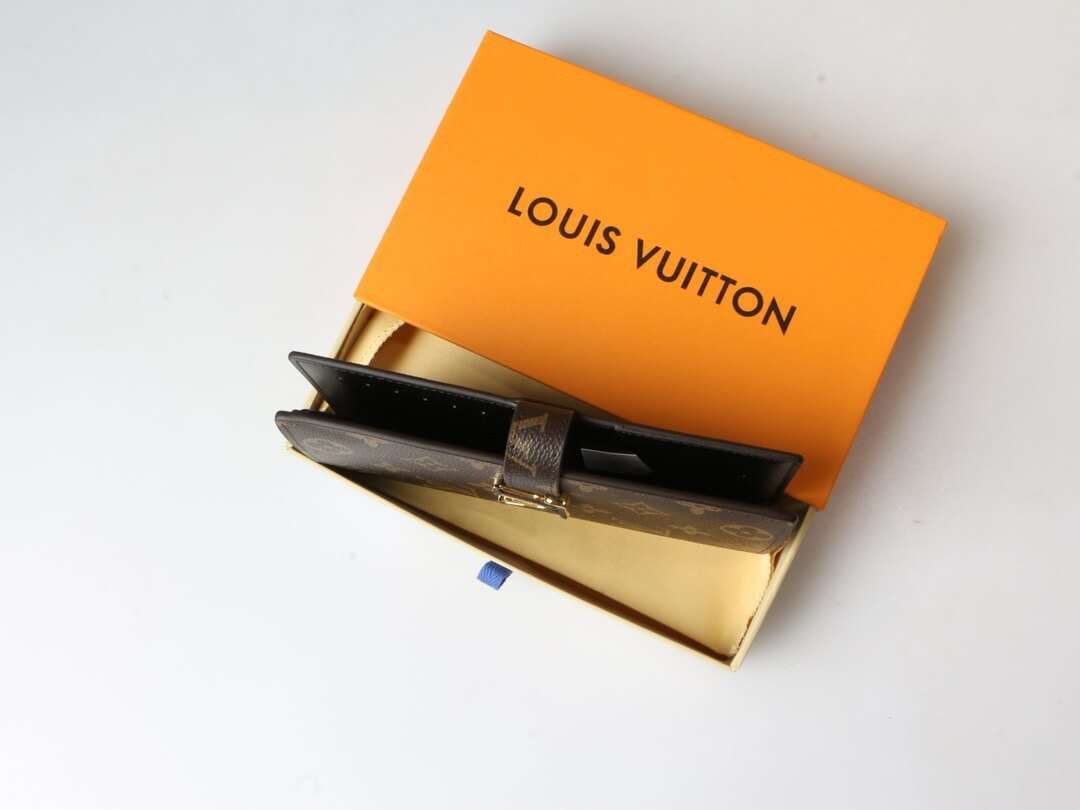Trendy Buckled Long Wallet