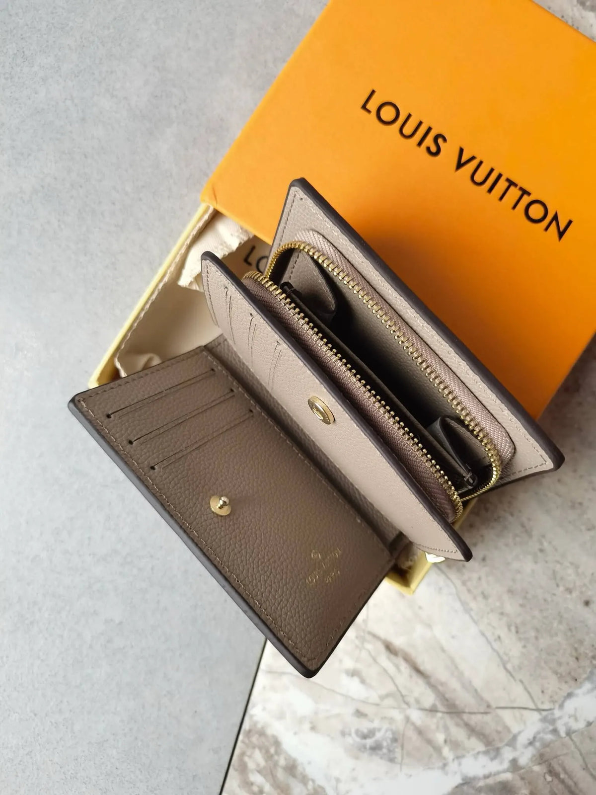 Trendy Embossed Short Wallet