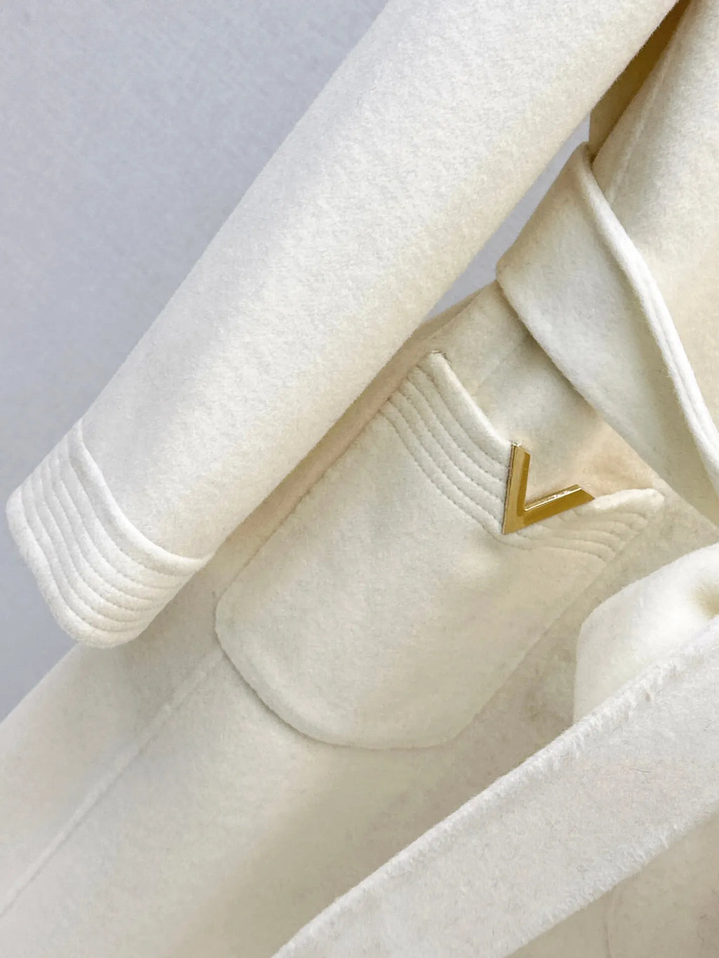 V Detail Belted Collared Wool Coat