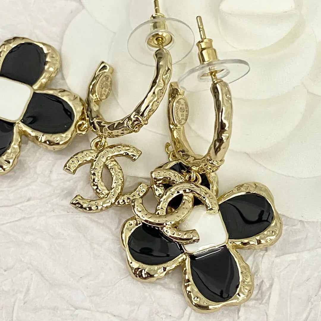 Color-Blocked Clover Earrings