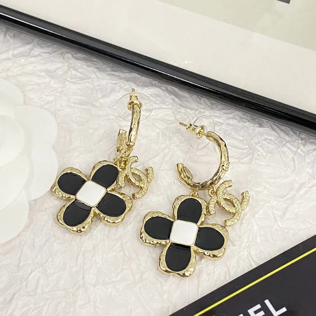 Color-Blocked Clover Earrings