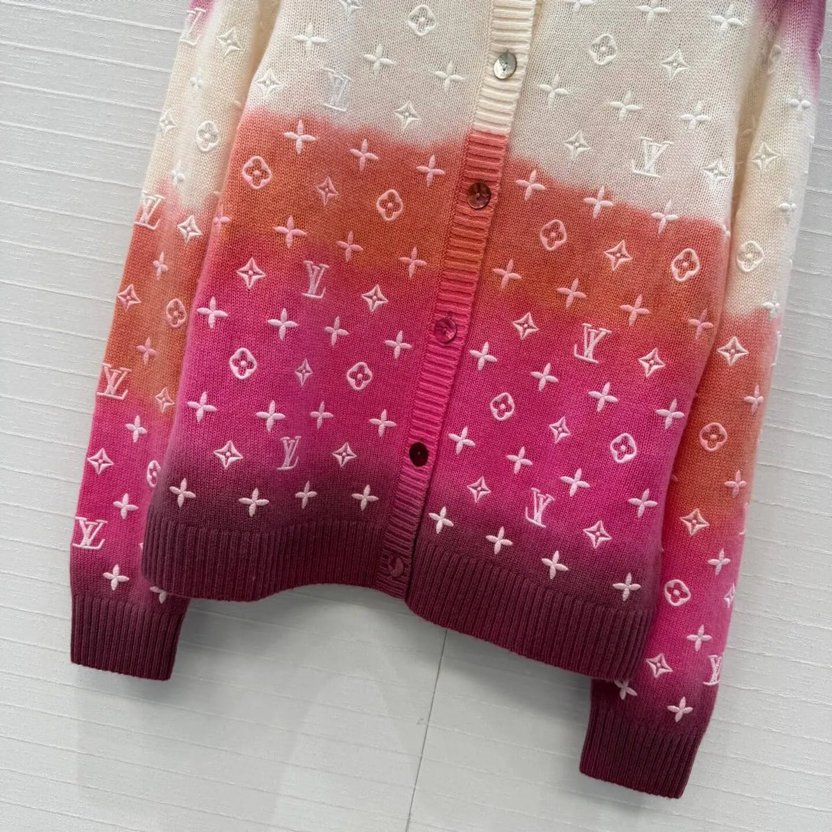 Gradient Embroidery Knit Cardigan