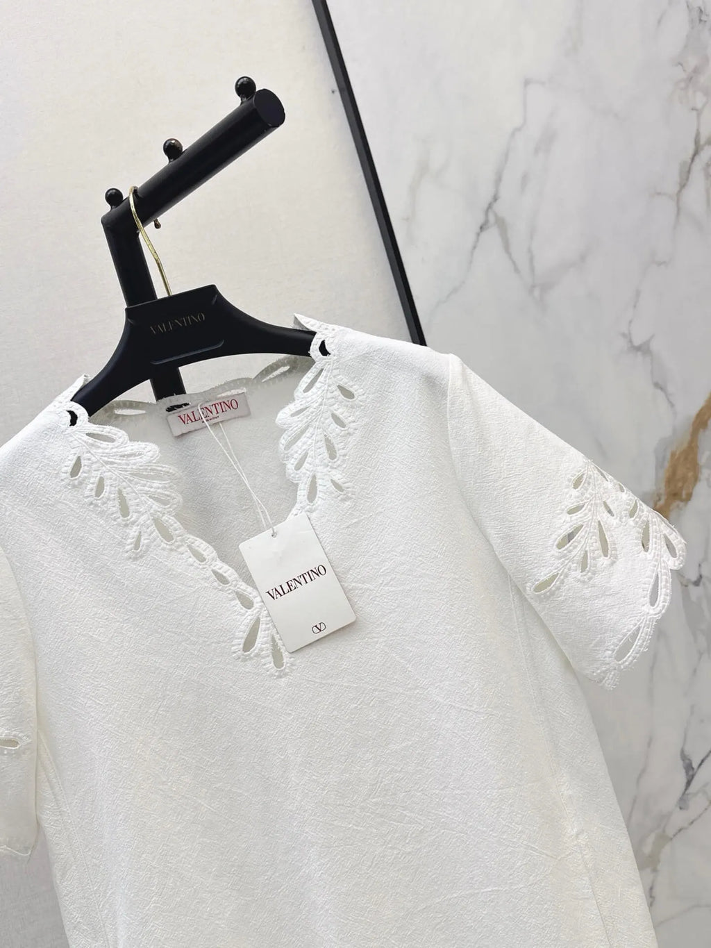Scalloped Cutwork Hem Shift Dress