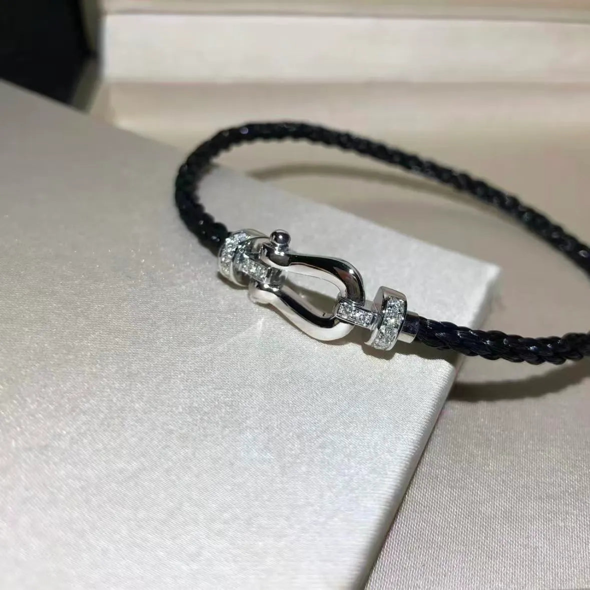Classic Horseshoe Bracelett