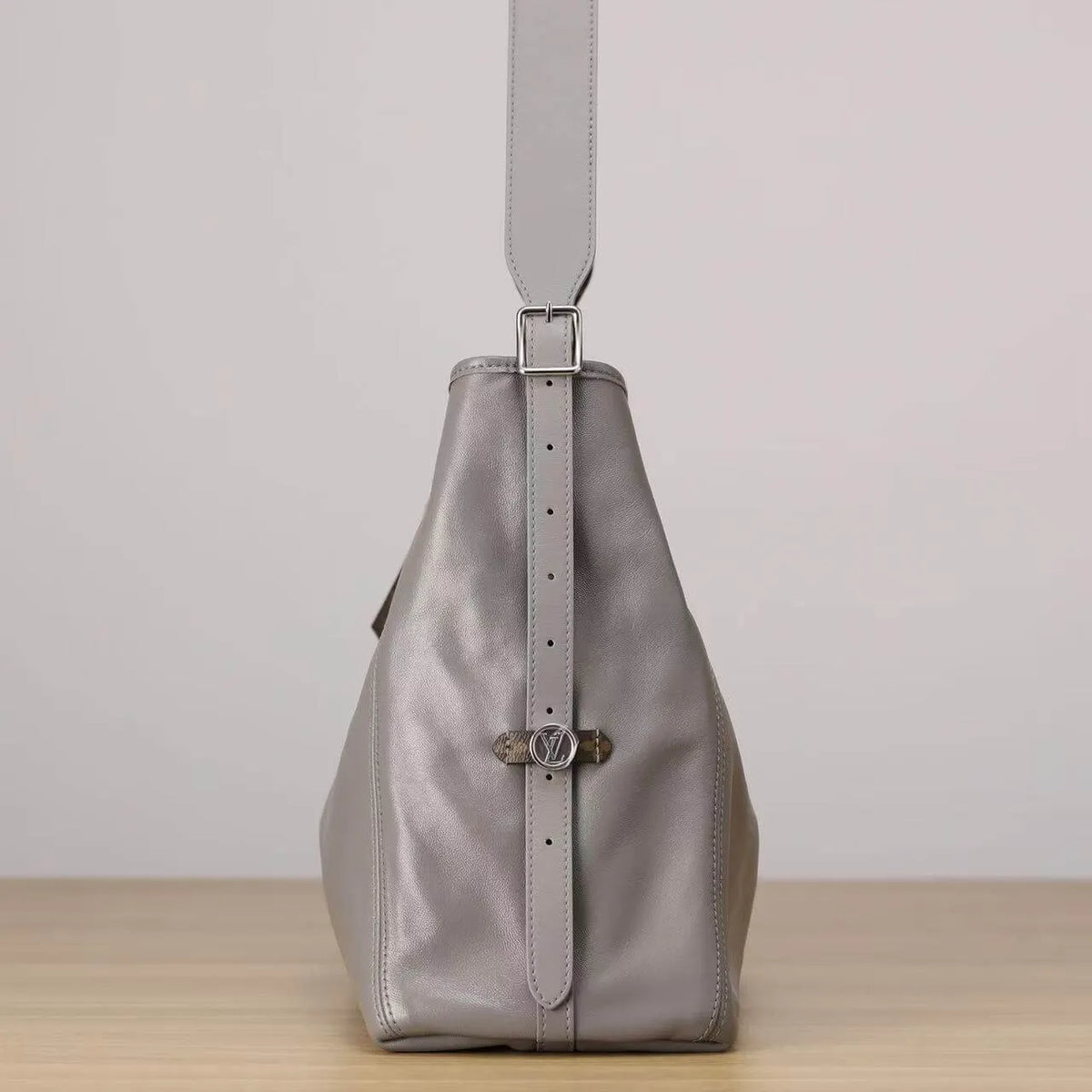 Minimalist Shark Grey Commuter Bag