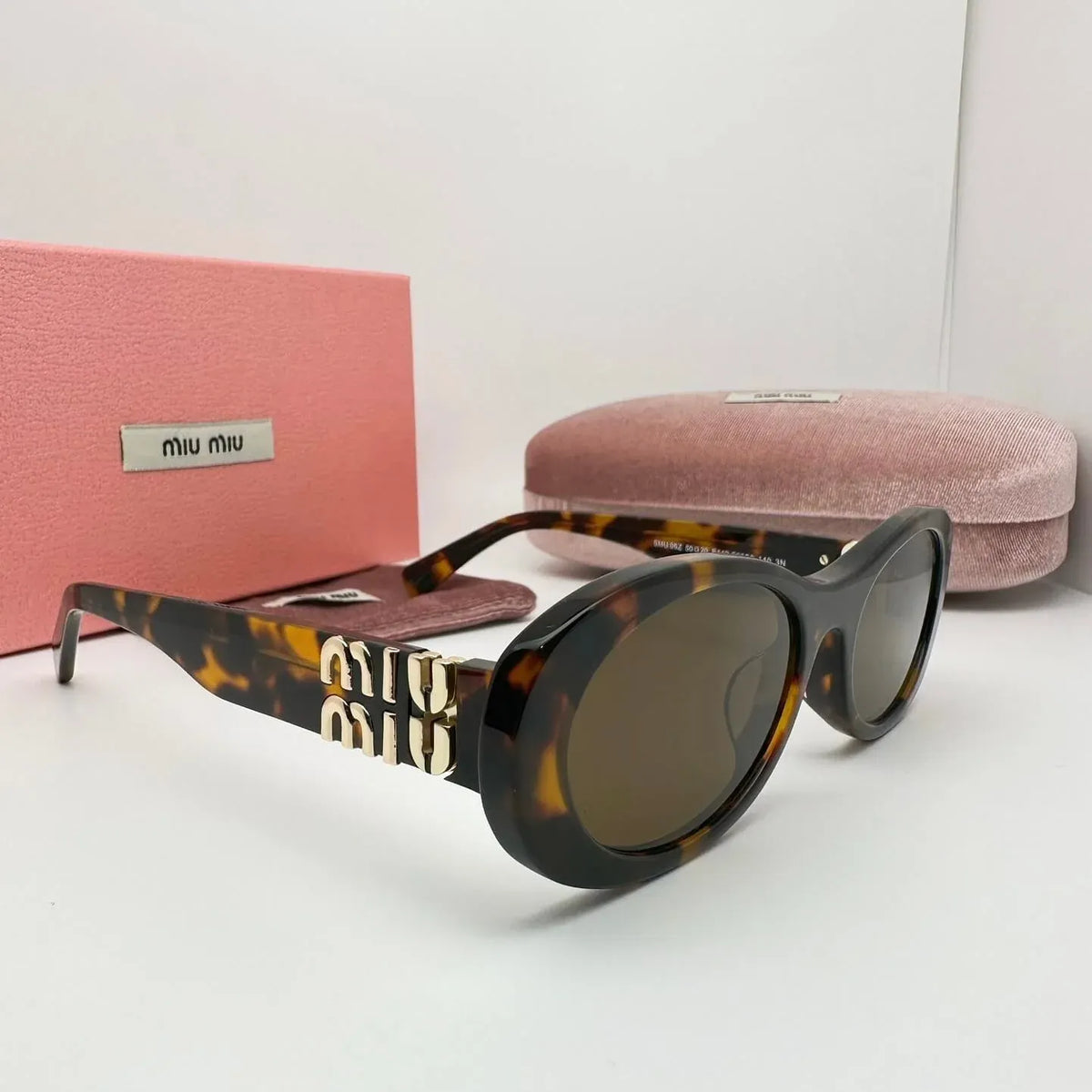 Metal Letter Design Sunglasses