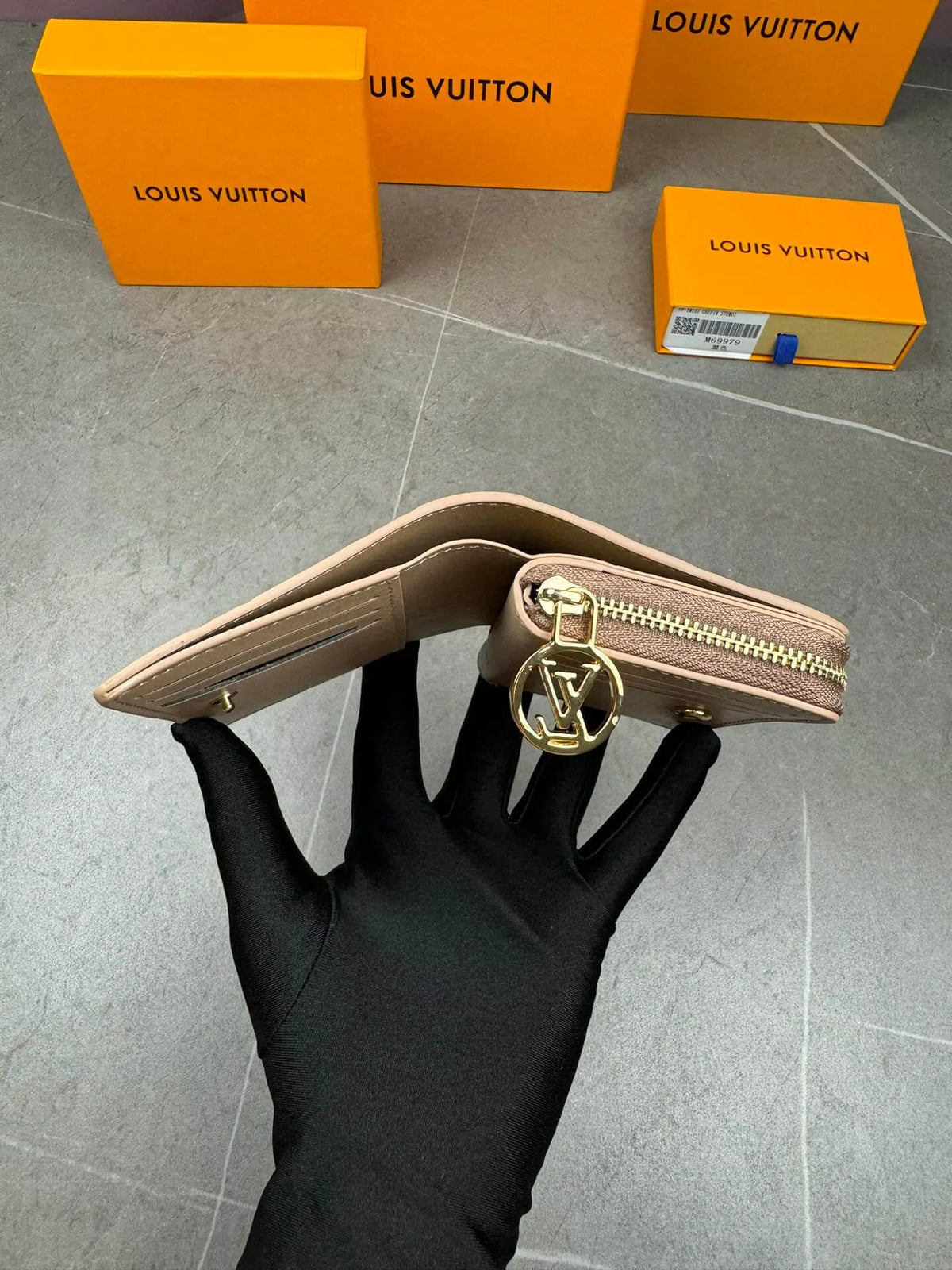 Zipper Detail Short Wallet