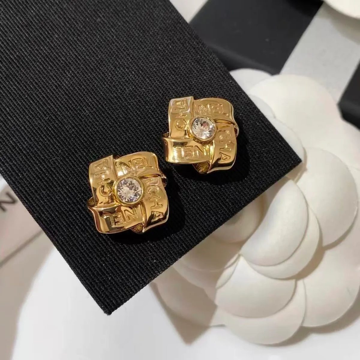 Rhombus Round Crystal Earrings