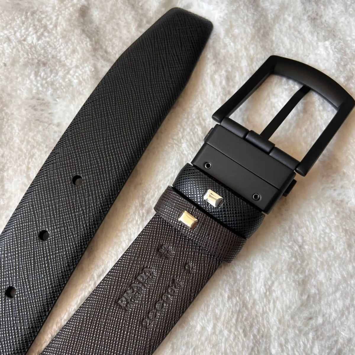 Minimalist Style Reversible Two-Tone Belt
