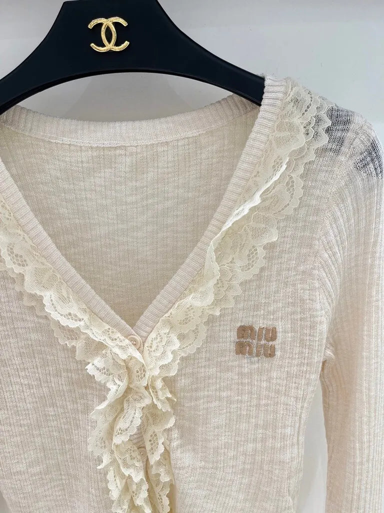 Embroidery Slim Long Sleeve Top