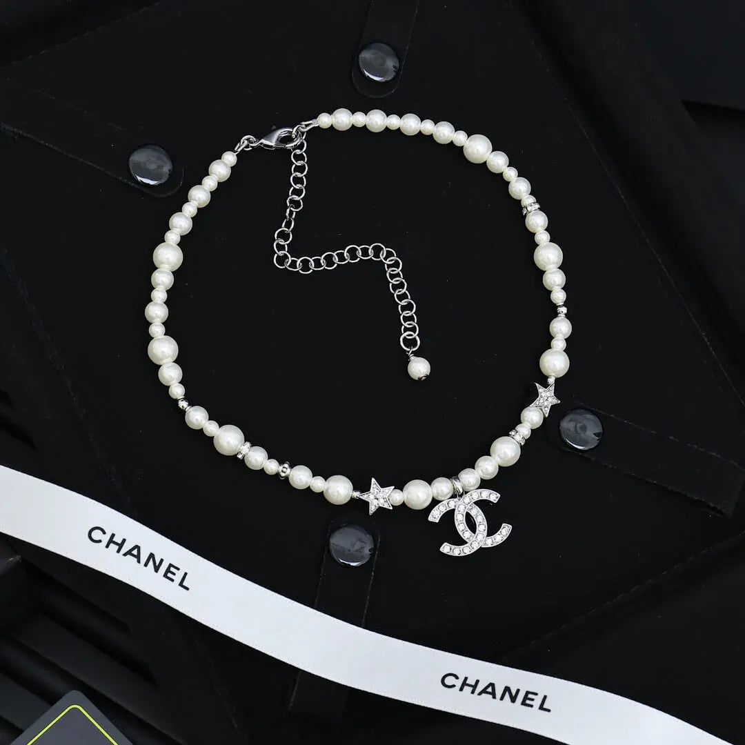 Glamorous Star Pearl Necklace