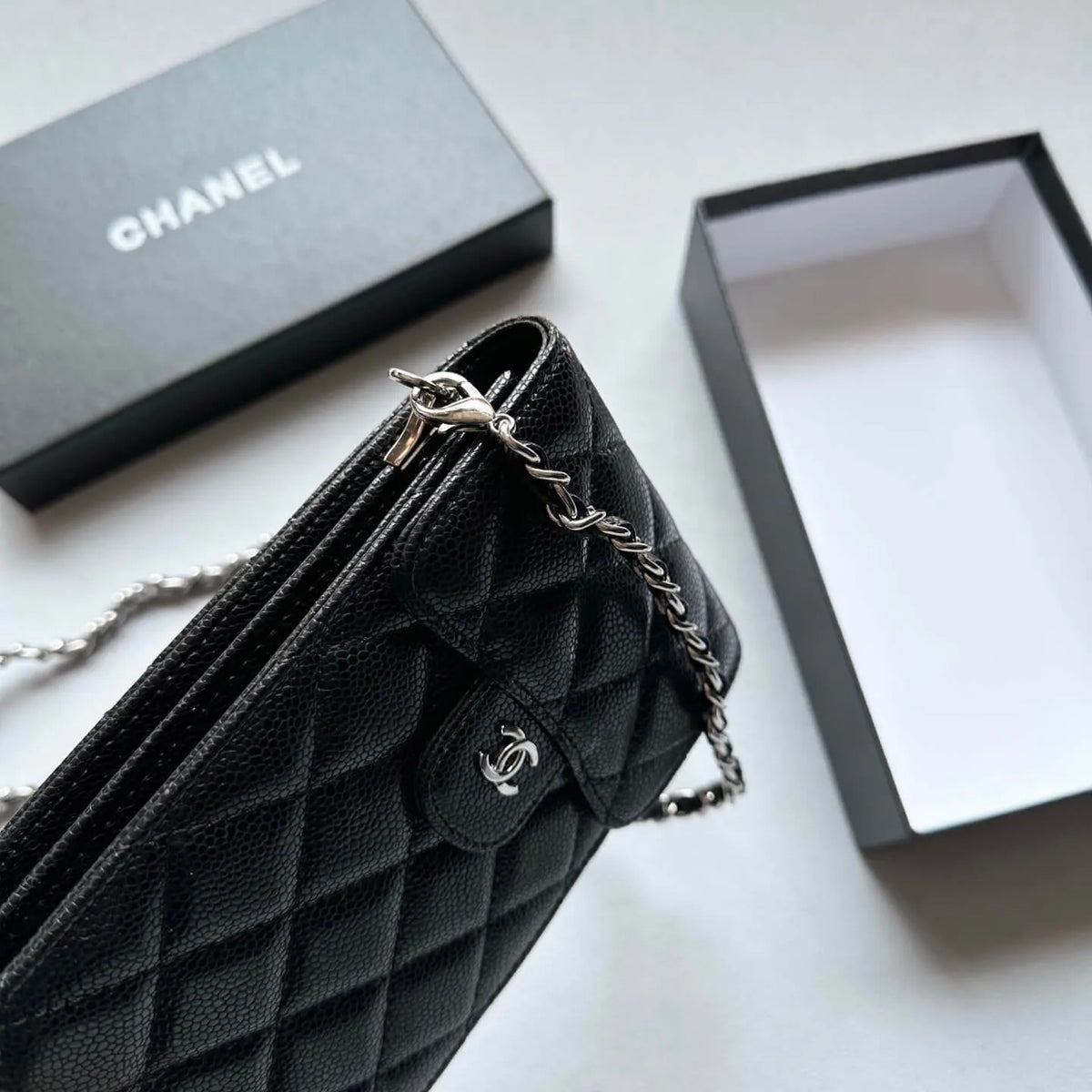 Quilted Pattern Chain Phone Bag Wallet