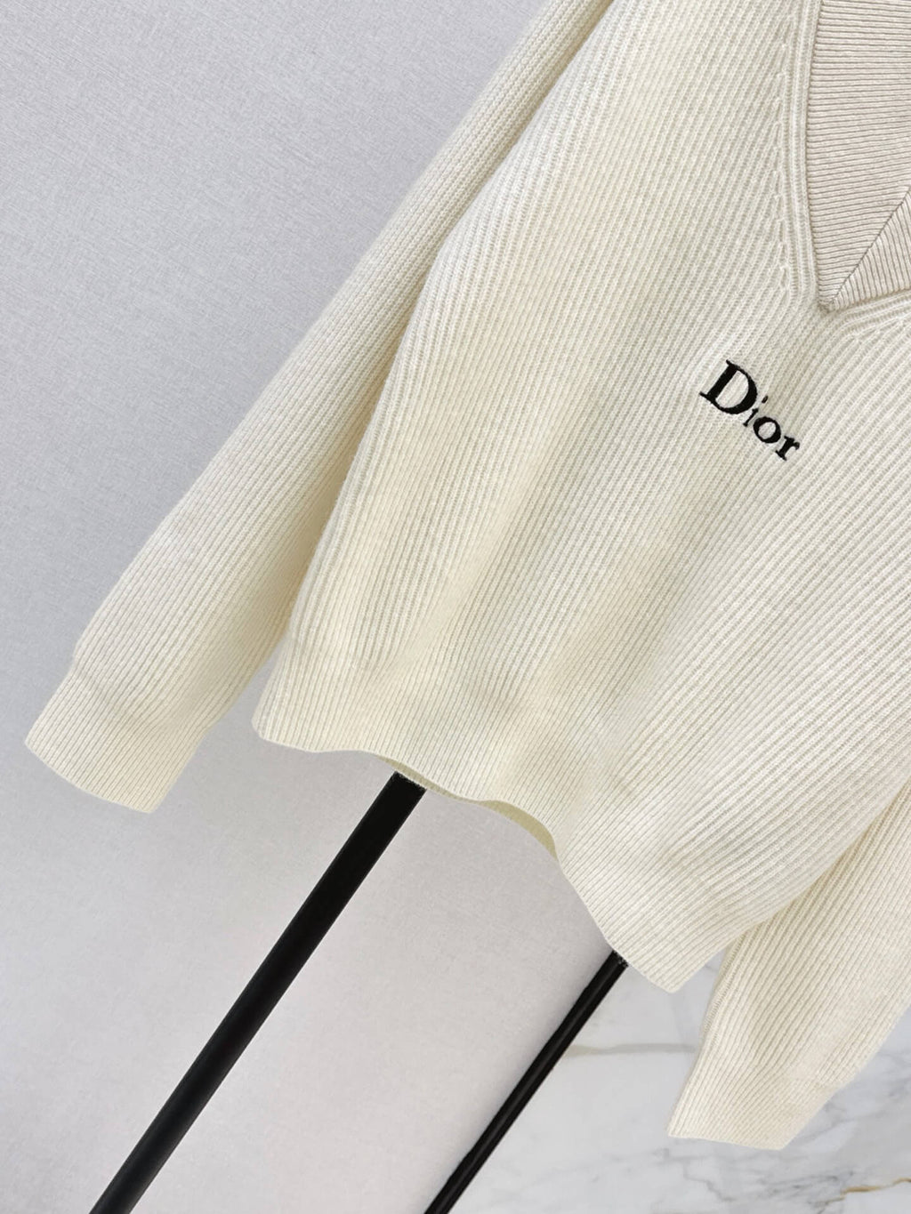 V-neck Ribbed Logo Knit Sweater