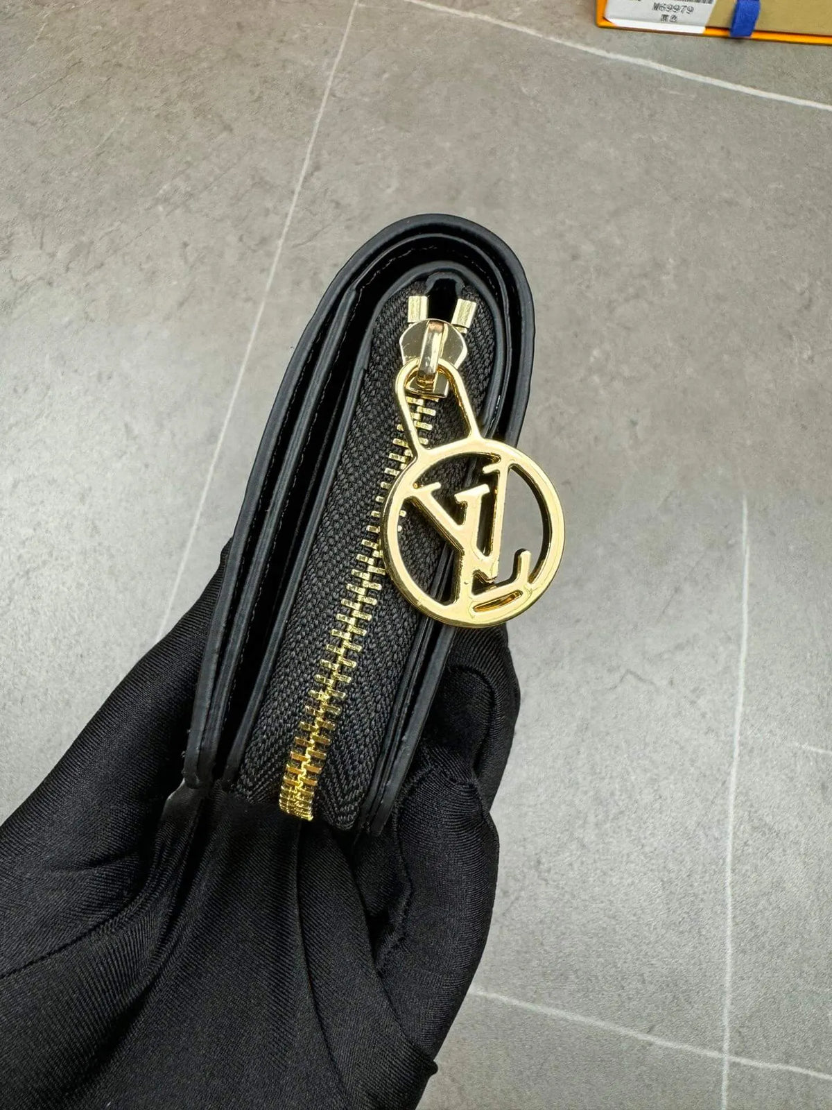 Zipper Detail Short Wallet