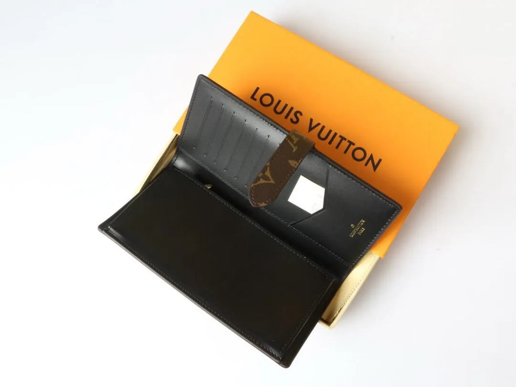 Trendy Buckled Long Wallet