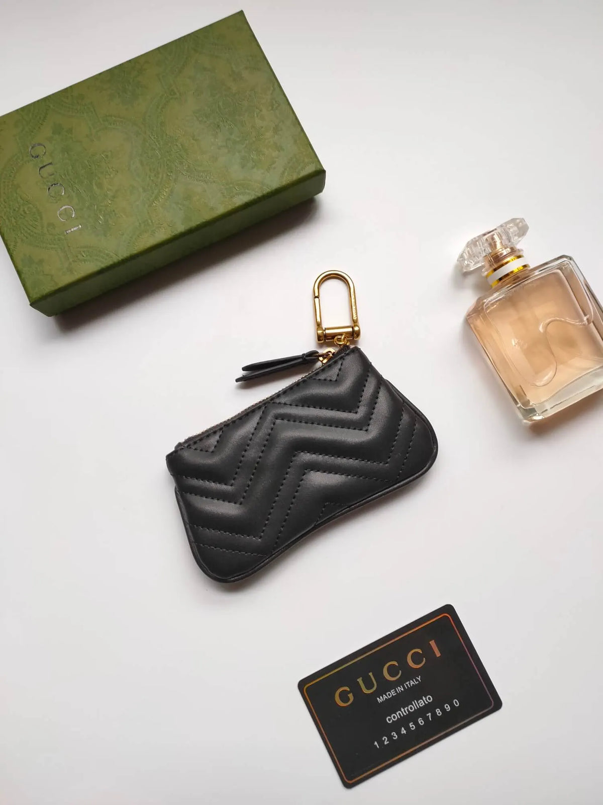 Zigzag Stitch Small Organizer Wallet