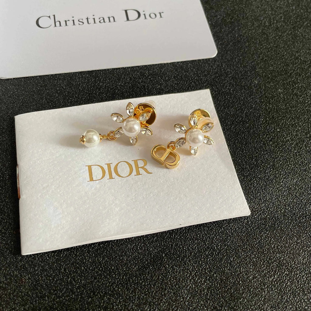 Vintage Pearl Drop Earrings