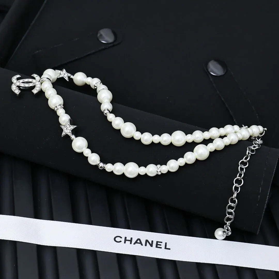 Glamorous Star Pearl Necklace