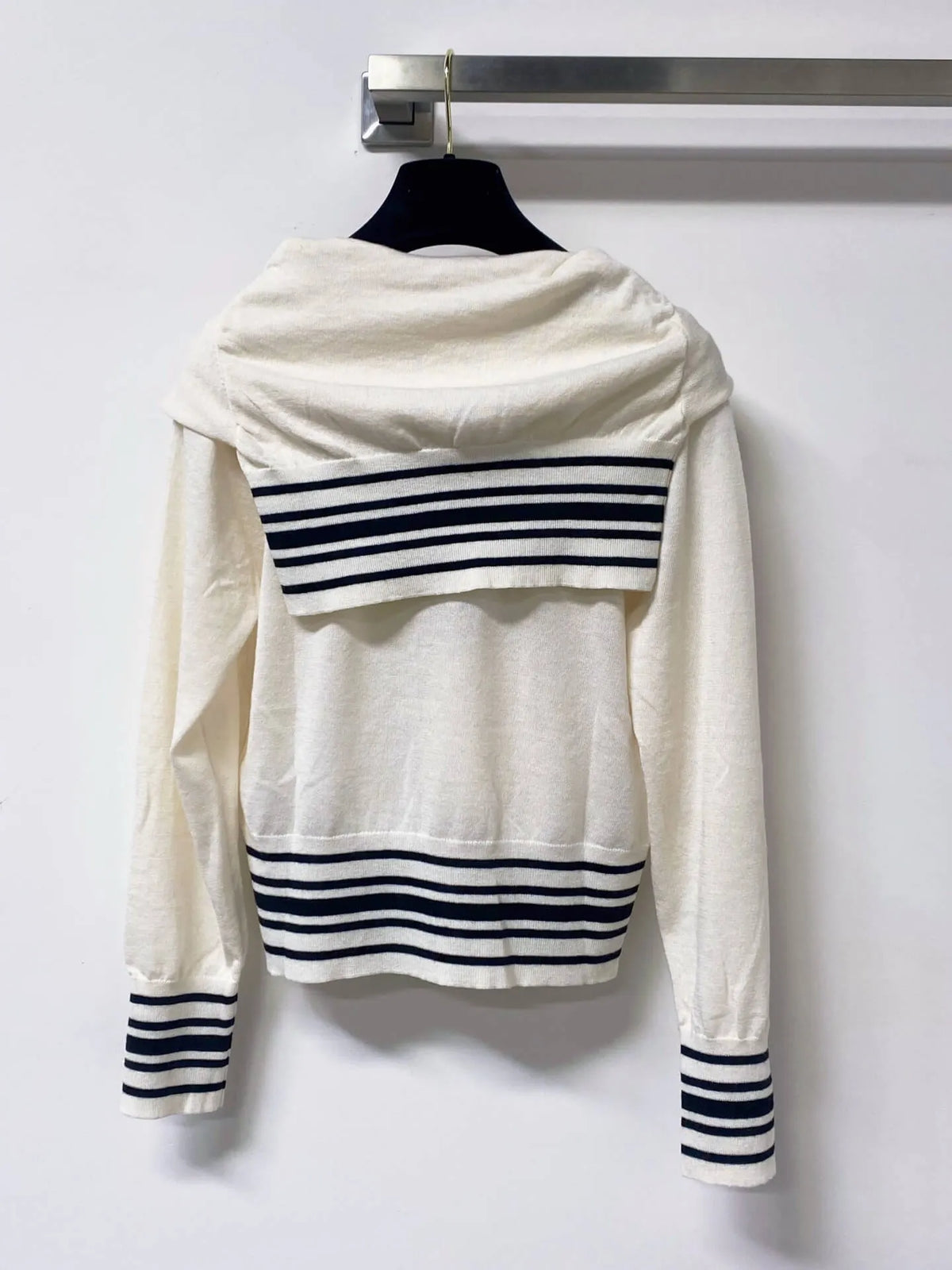 Tie Shawl Striped Embroidered Knit Top