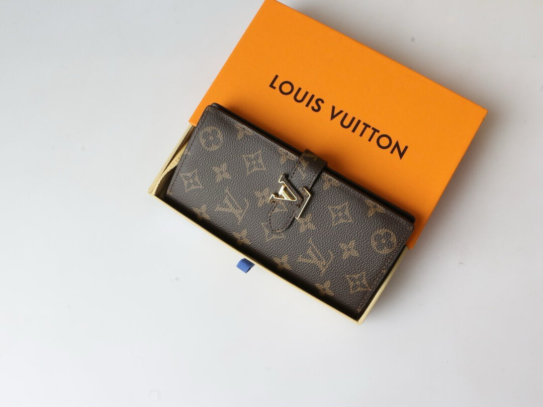 Trendy Buckled Long Wallet