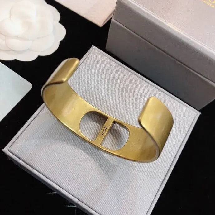 Classic Gold Open Bangle