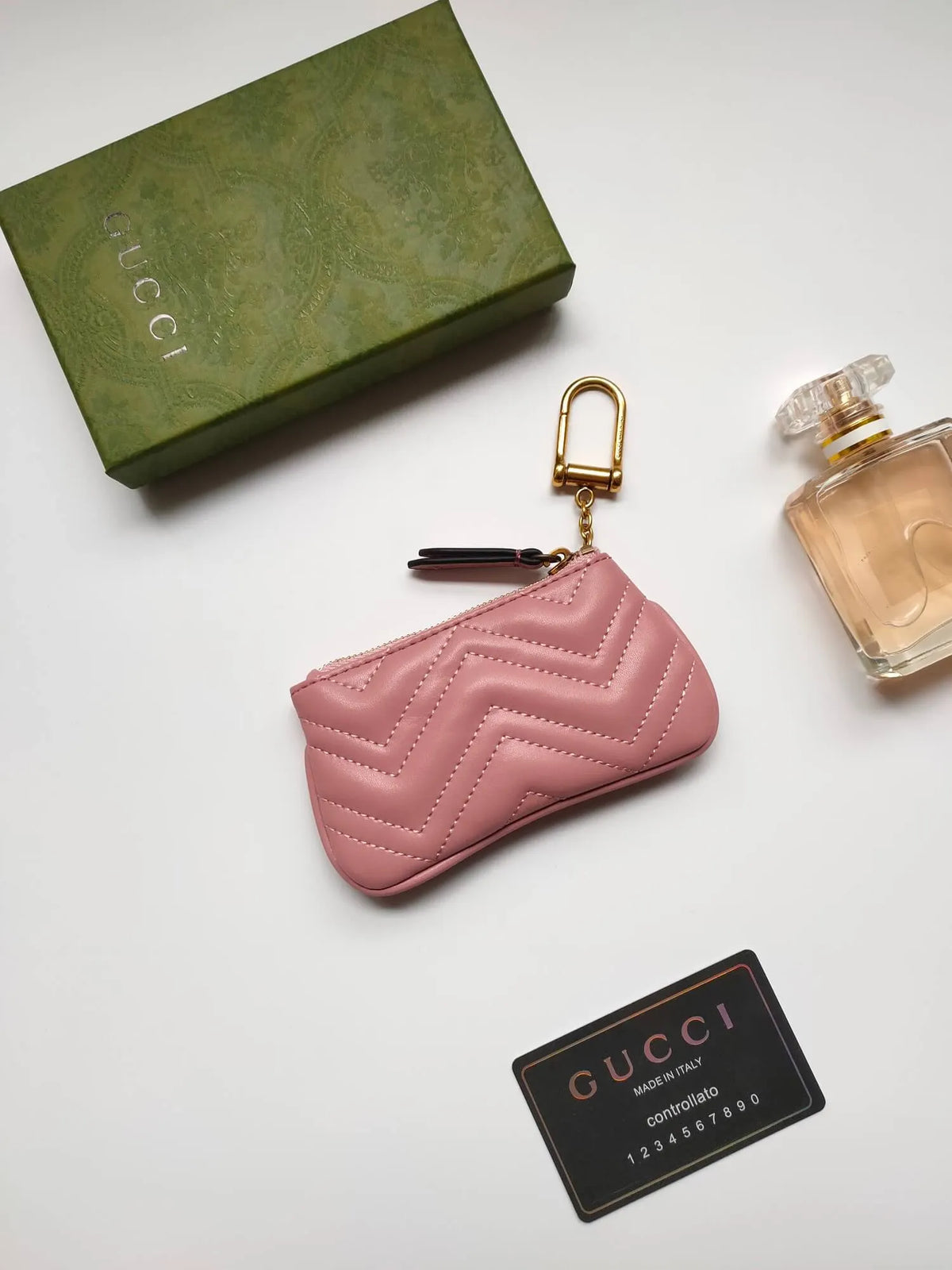Zigzag Stitch Small Organizer Wallet