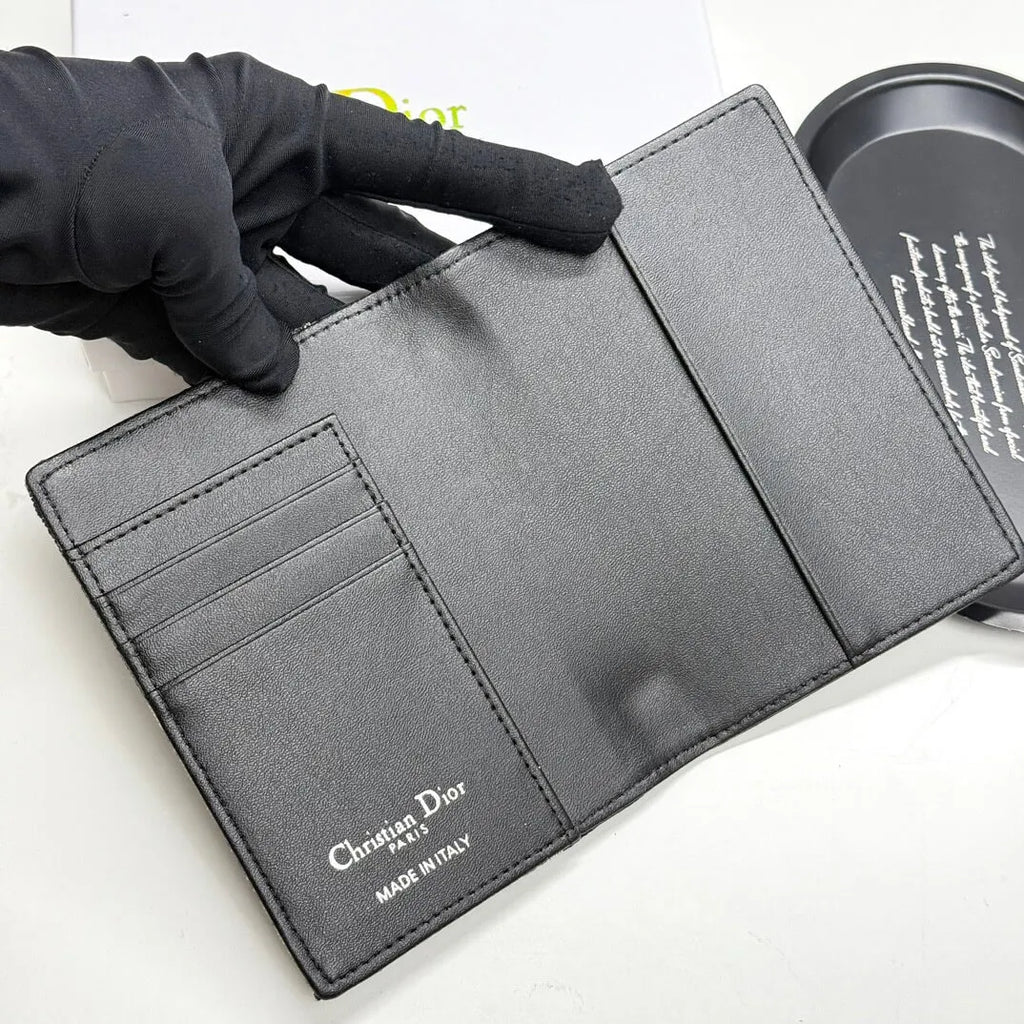 Classic Pattern Leather-Trimmed Short Wallet
