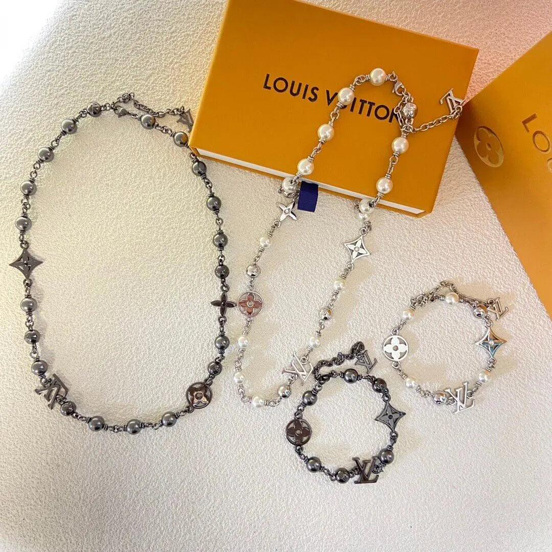 Street Style Distressed Pearl Necklace