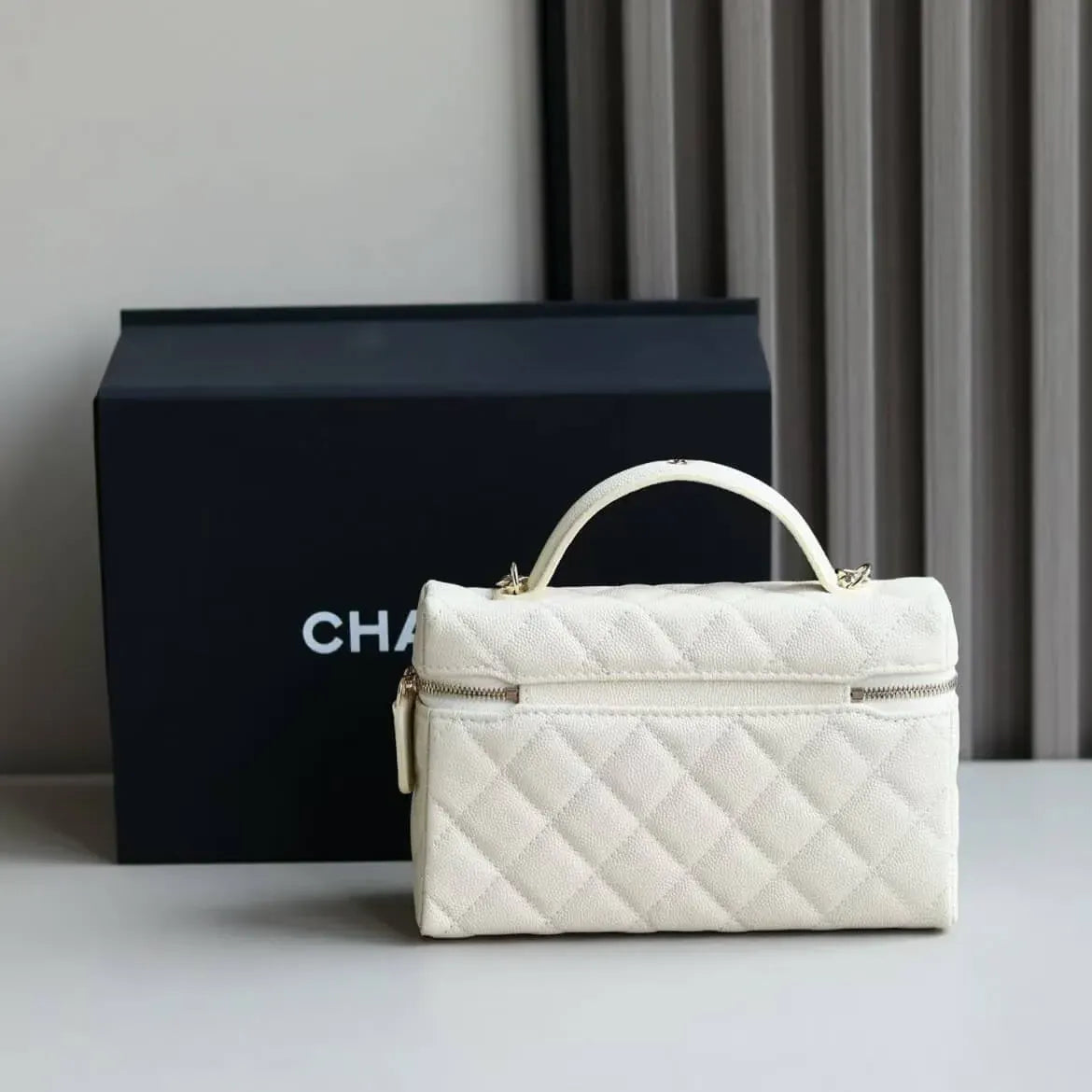Classic Timeless Pebbled-Leather Handle Box Bag